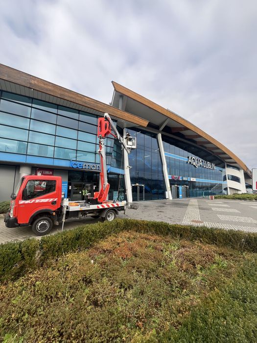 Zwyżka Podnośnik Koszowy Prace Na Wyskości Mycie