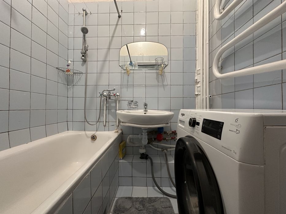 Стрілецька 6/7, метро Золоті ворота. Центр, 1к кв.