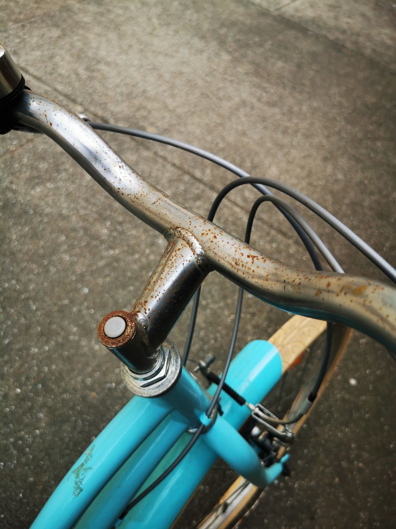 Bicicleta com cesto roda 24