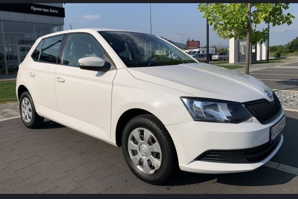 Оренда авто Шкода Фабія 3