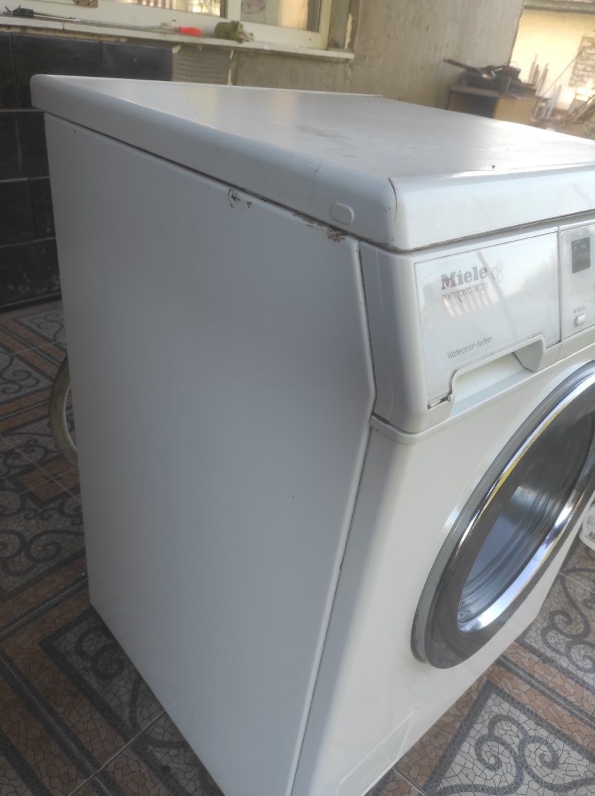 Продам пральну машинку,Miele w2241 4000 грн