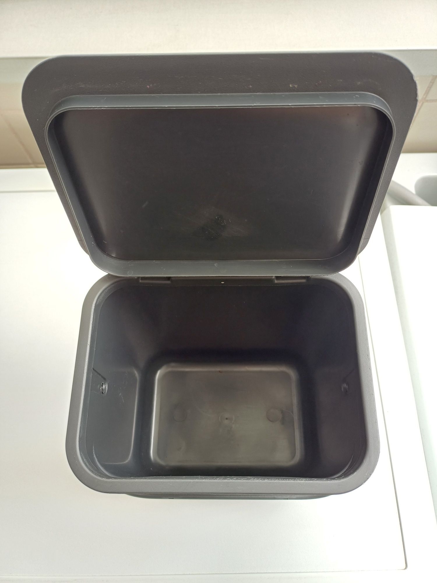 Pequeno balde do lixo da Brabantia, perfeito para resíduos de cozinha