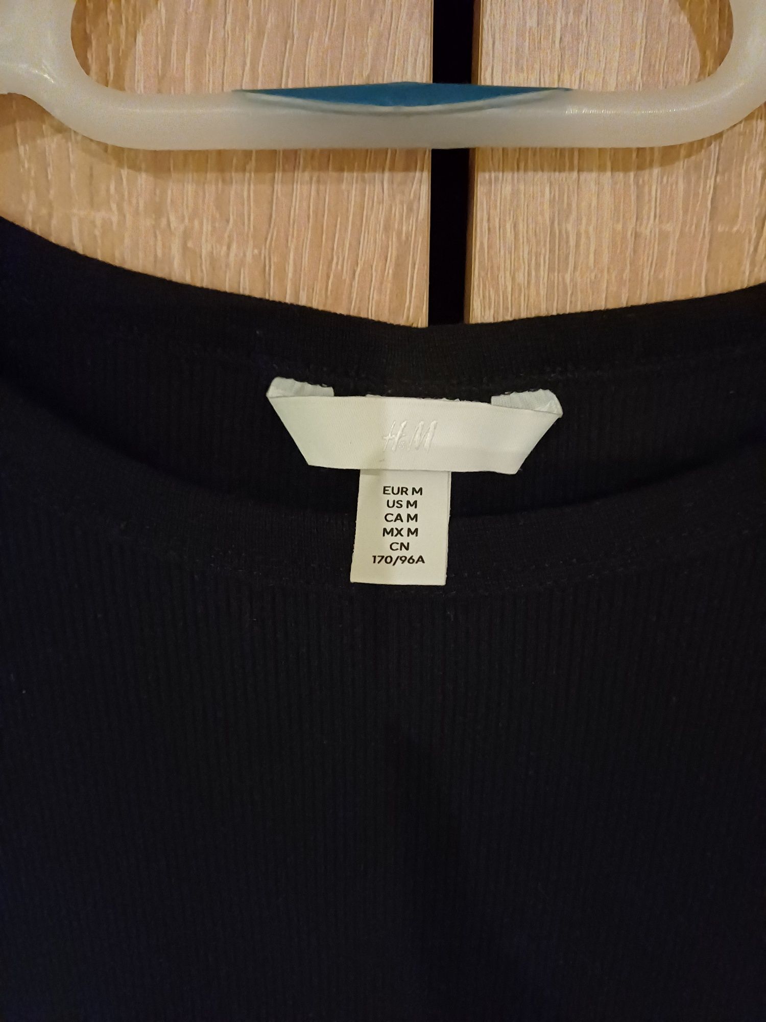 H&M czarna bawełniana dopasowana bluzka prążkowany materiał