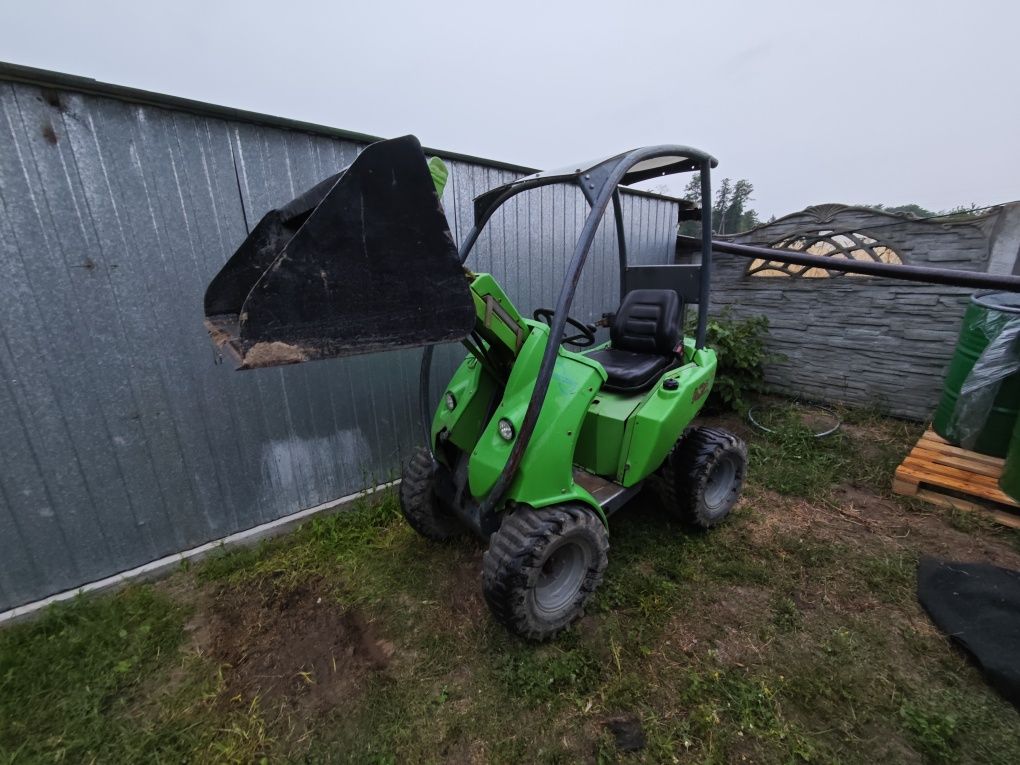 Mini ładowarka Avant 200 wynajem operator lub bez