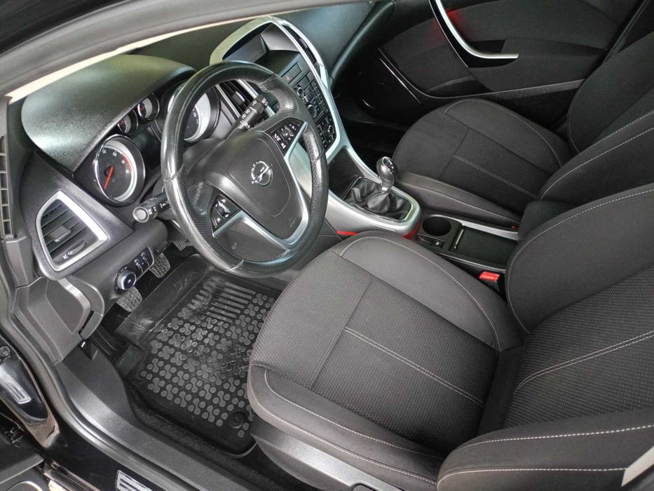 Opel Astra J, Rok 2010, z Gazem, jeden wł, w PL, Doinwestowana,