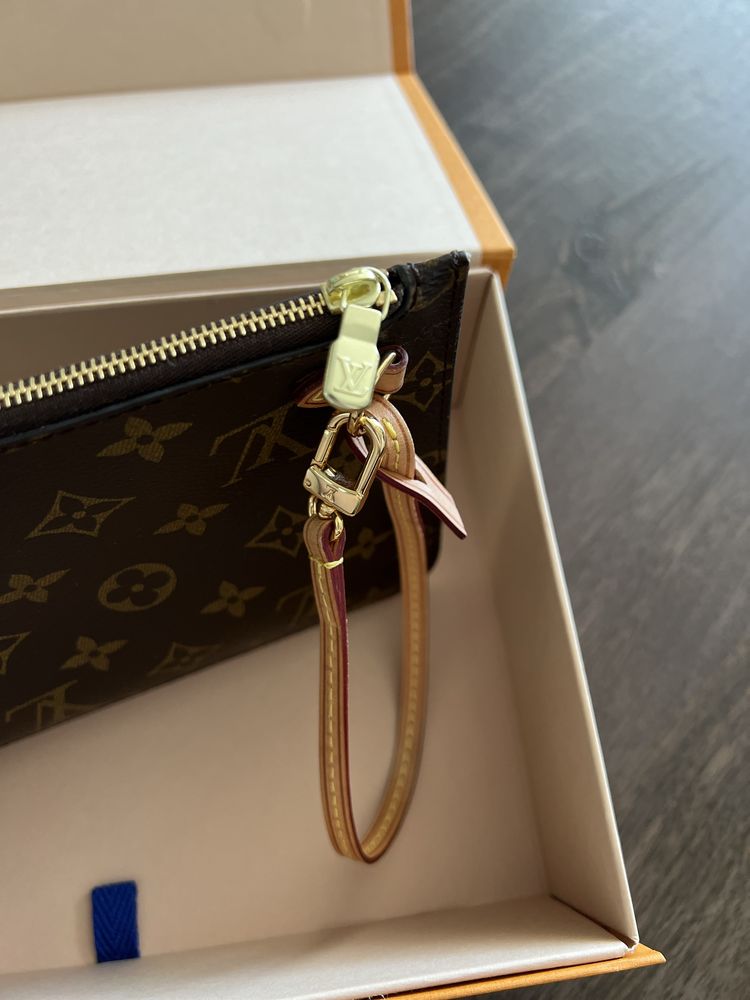 Louis Vuitton Pochette Monogram oryginal