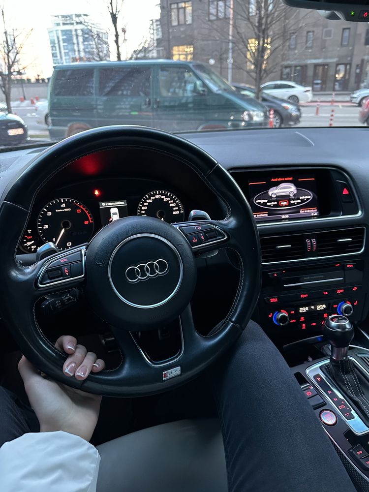 Автомобіль Audi SQ5 2014 2015 Q5 спорт оригінальний пробіг спортивне