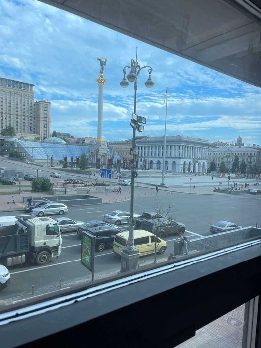 Офіс 140 кв.м, з меблями  Майдан Незалежності 2, Хрещатик, кабінетн