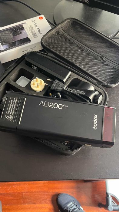 Flash Godox AD200 Pro + Case - Oportunidade