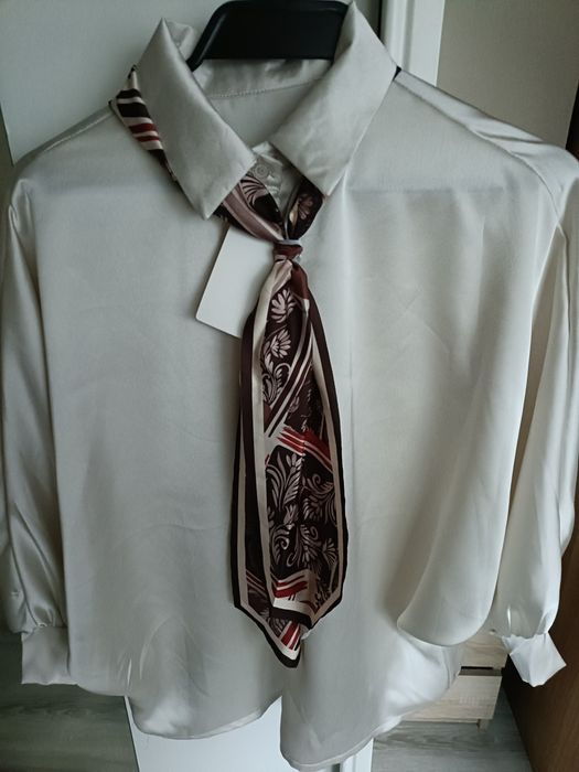 Bluzeczka z apaszką