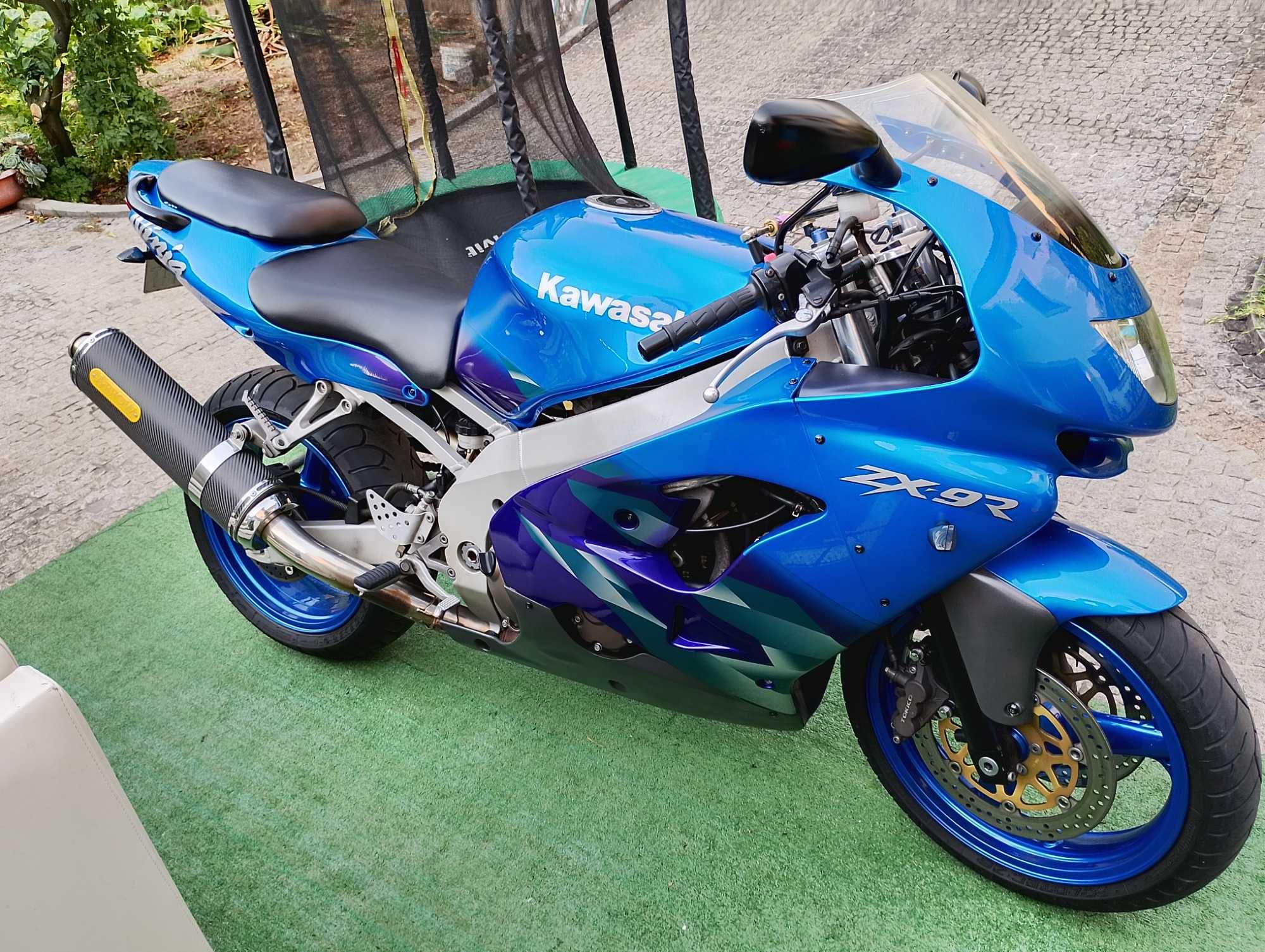 Kawasaki Ninja ZX9R