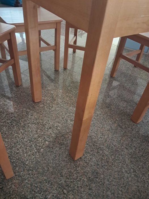 Mesa redonda 1.5m de diametro em faia+8 cadeiras