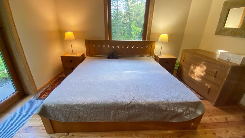Sprzedam Dębowe  lóżko  i szafki nocne