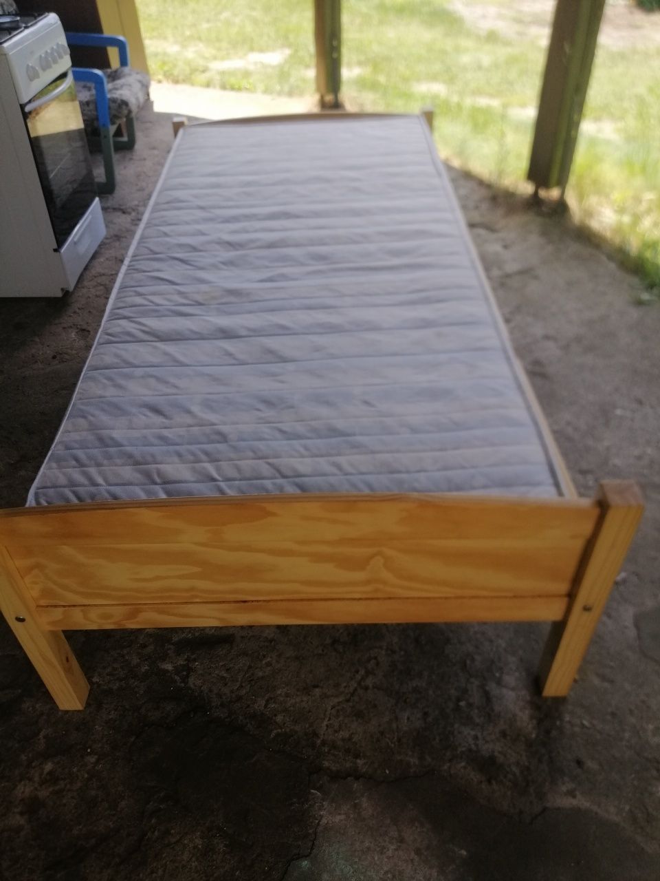 Sprzedam łóżko 90x200