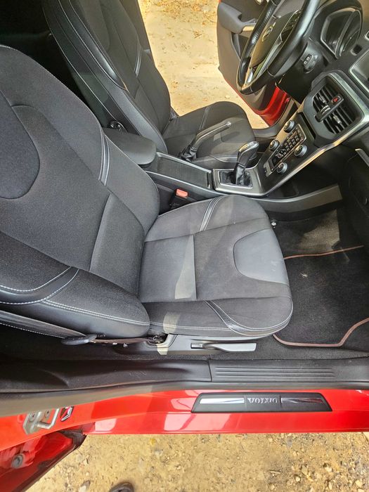 Volvo v40 momentum