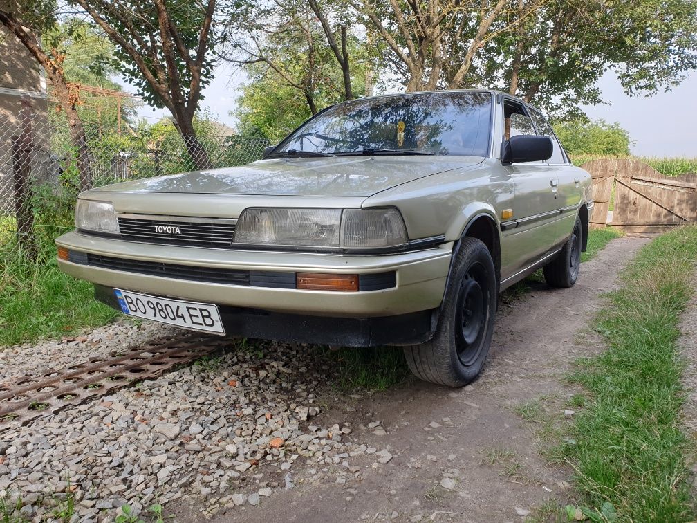 Toyota Camry 1987