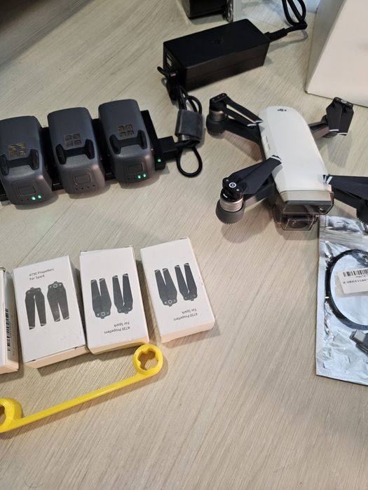 DJI Spark Fly More Combo – відмінний стан, повна комплектація