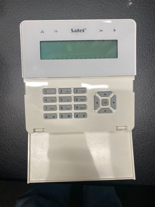 Zestaw alarmowy SATEL INTEGRA 24 + INT-KWRL2 + EBS PX200NB