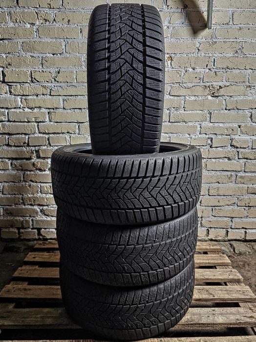 Зимові 225/40r18 Dunlop | 2023 | 9/4.5mm | Germany | Преміум шини