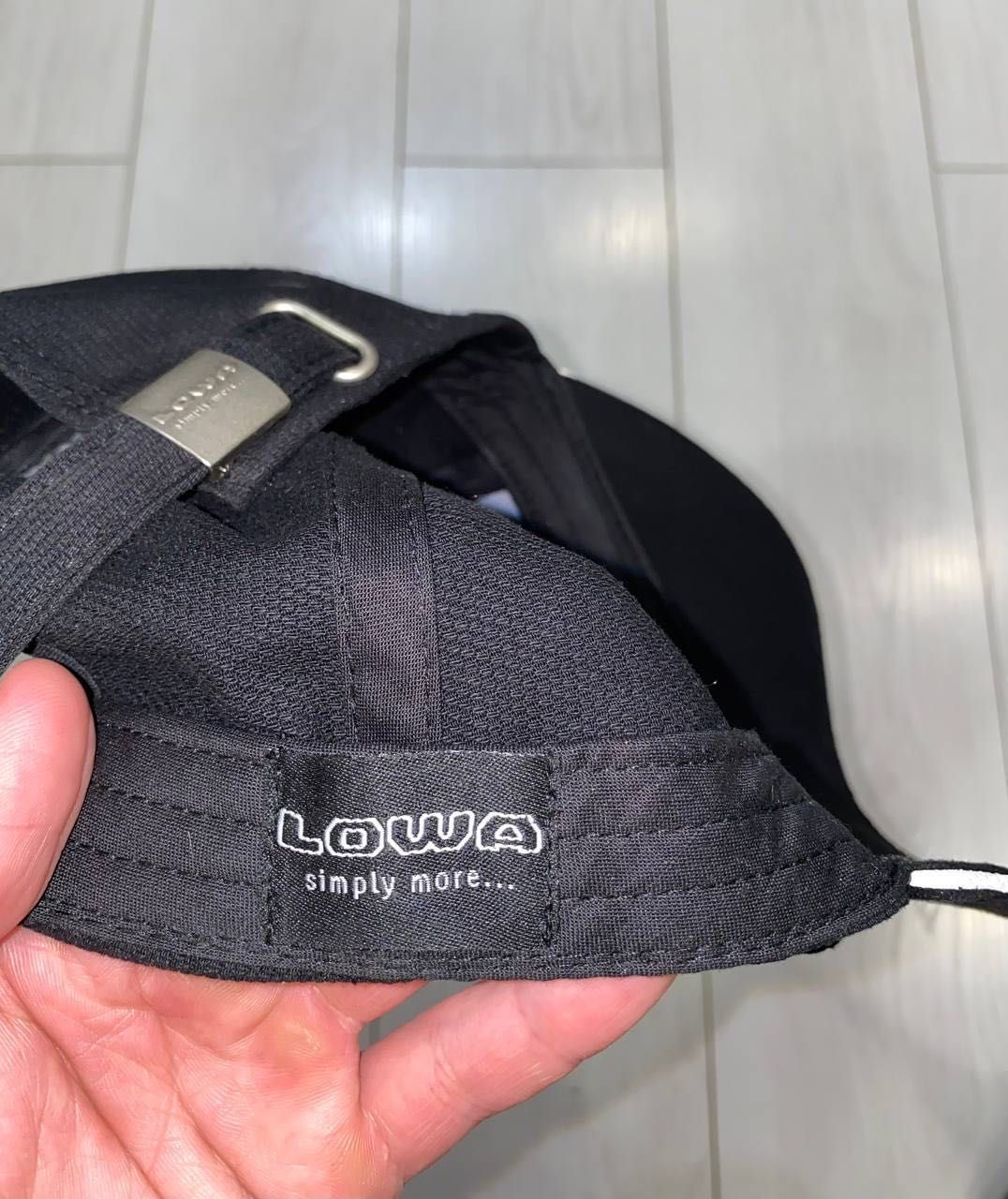 чоловіча кепка Lowa Simply More 
One Size
