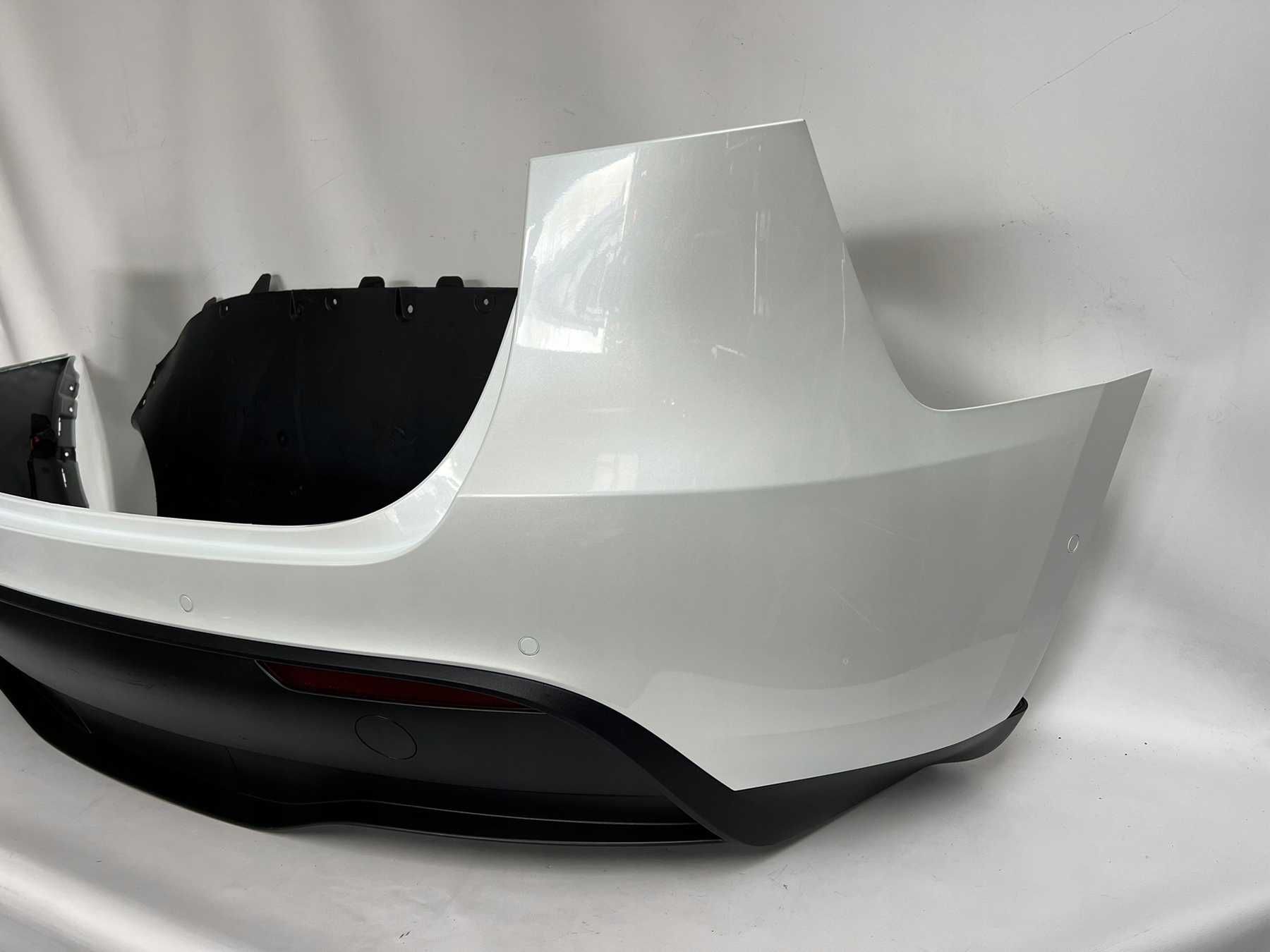 Tesla Model Y бампер задній - рест дорест