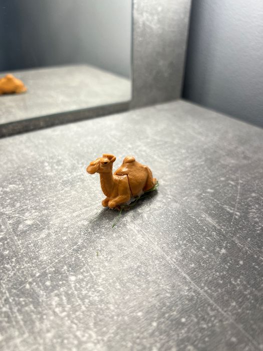 Figura / figurka wielbłąd