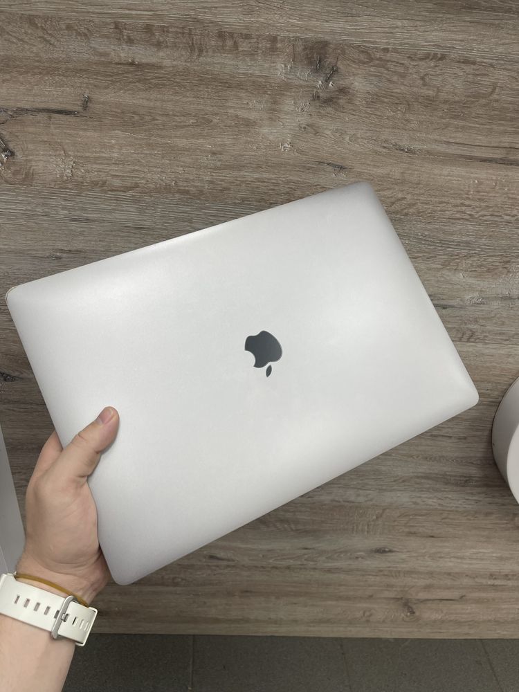 MacBook Pro 15 2017 i7/16/512 Space Gray