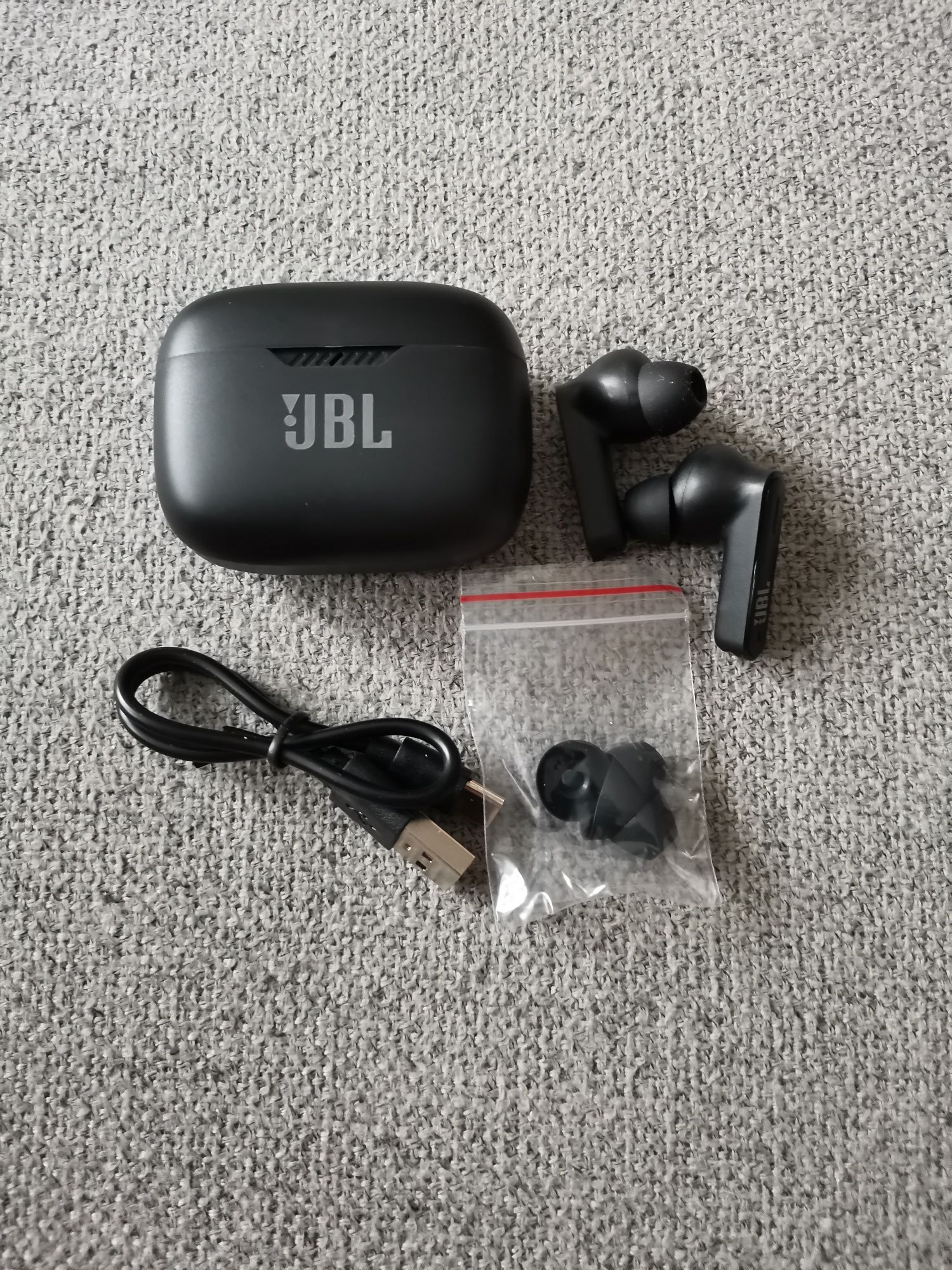 Nowe słuchawki bezprzewodowe jbl tune 230 Nc