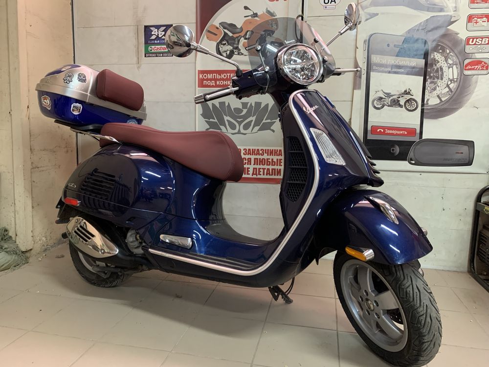 Vespa GTS 300 2020 рік