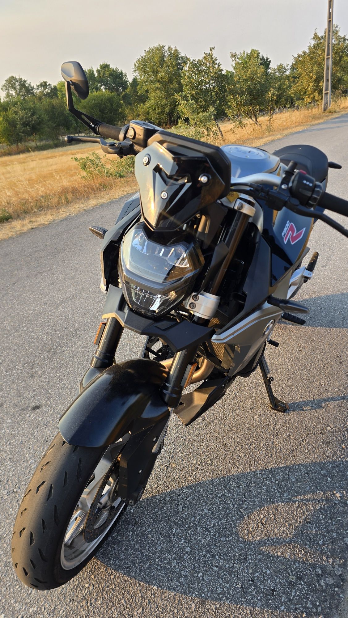 BMW F900R Sport
o
o