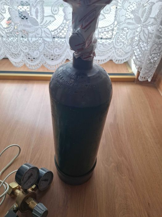 Butla CO2, elektrozawór, reduktor, pęsety