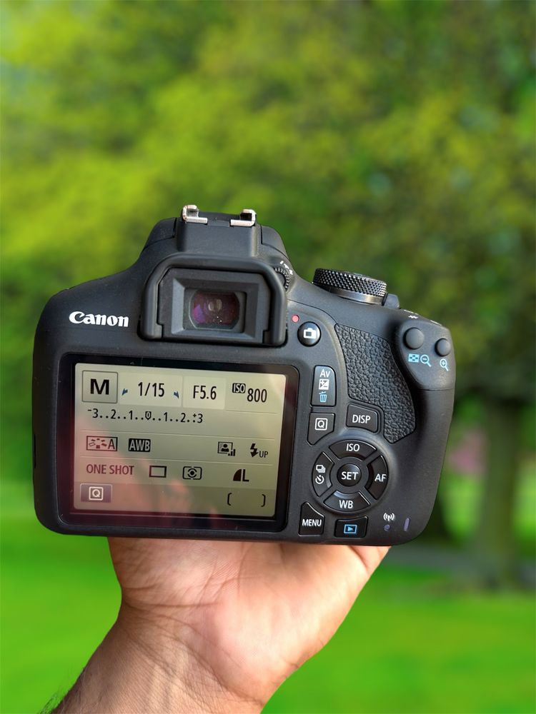 Canon Eos 1500D WiFi/24Mp com lente 10-18mm