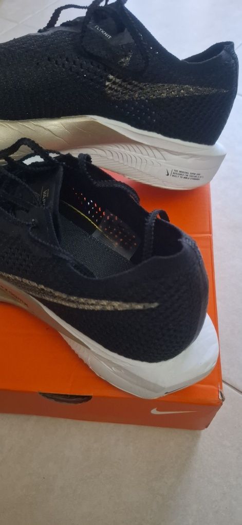 Nike Vaporfly 3 - Tam.44,5