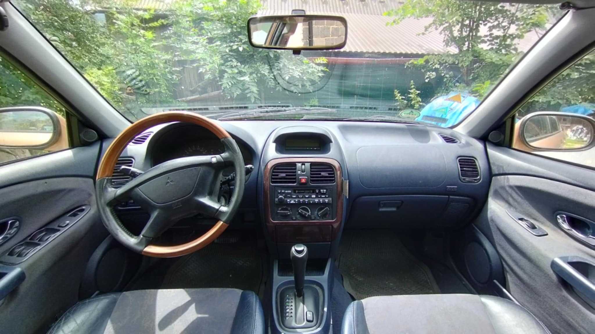 Mitsubishi carisma