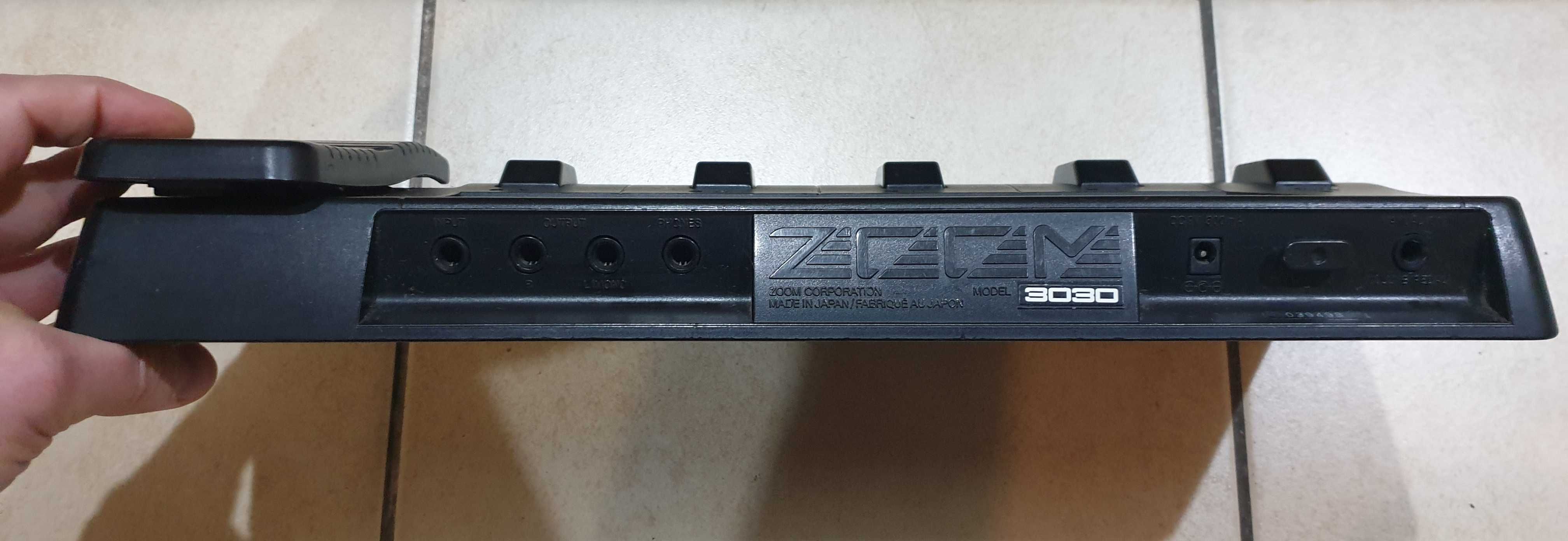 Efekt procesor gitarowy Zoom 3030 z zasilaczem
