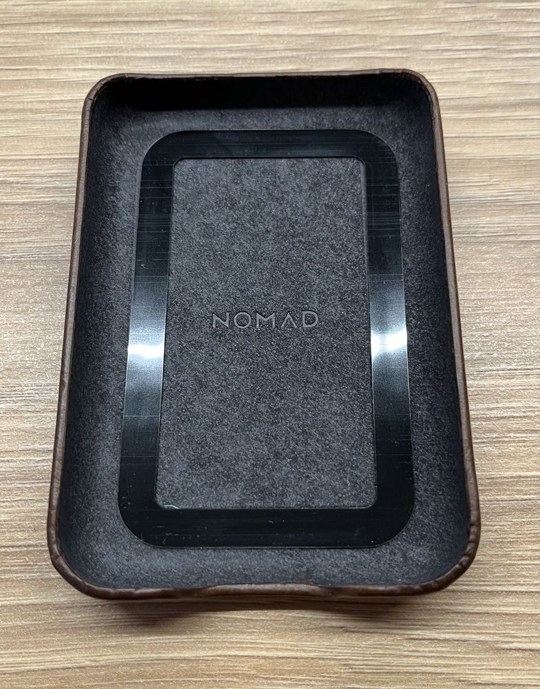 Nowy Powerbank Apple Magsafe ze Skórzanym Etui Nomad