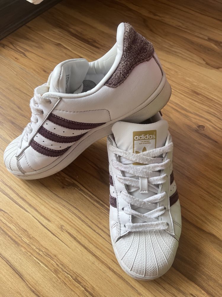 Продам кроссовки ADIDAS SUPERSTAR