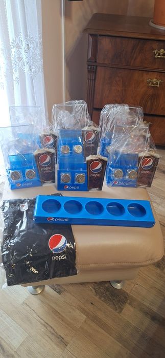 Zestaw od Pepsi 6 x solniczka z pieprzniczka, stojak, koszulka