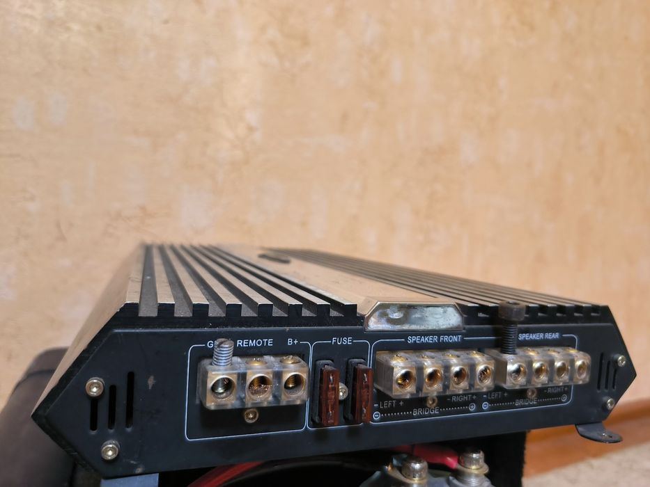 Підсилювач 4 канали автомобільний