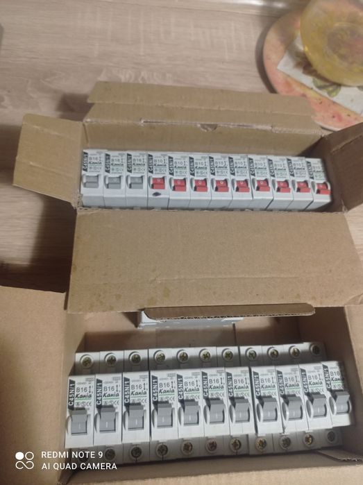 Bezpieczniki B16 i B10  24sztuki