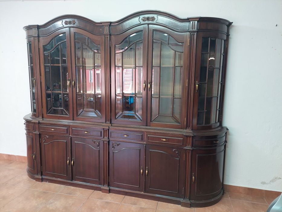 MÓVEL ANTIGO em bom estado