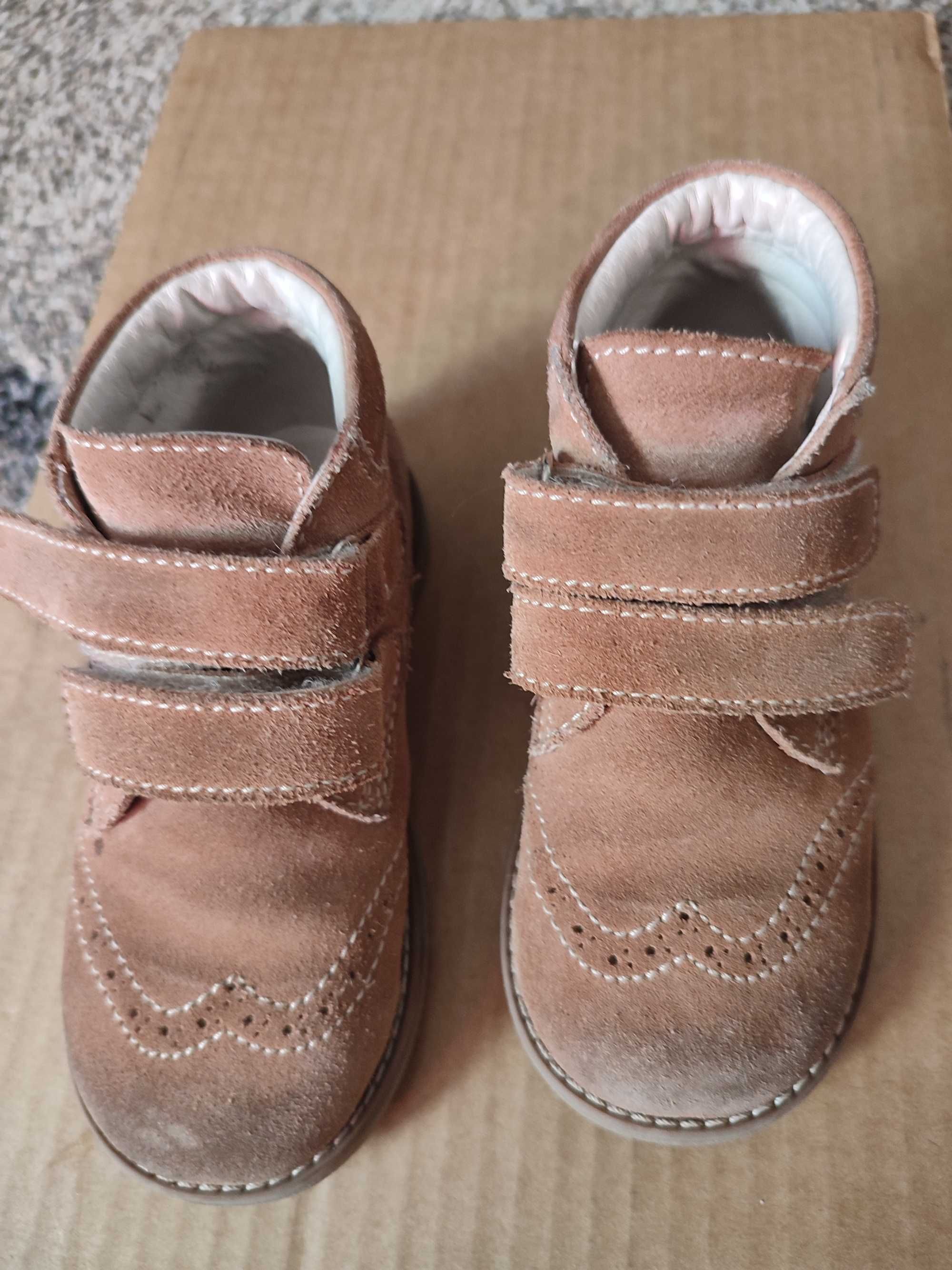 Botas de criança com velcro, marca portuguesa Esquilo