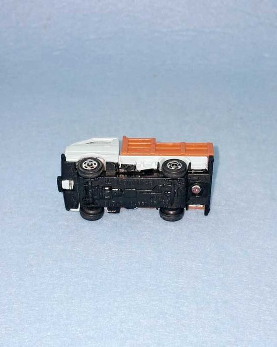 Miniatura antiga Tomica Suzuki Carry