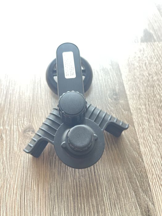 Tesla Y - тримач для телефону