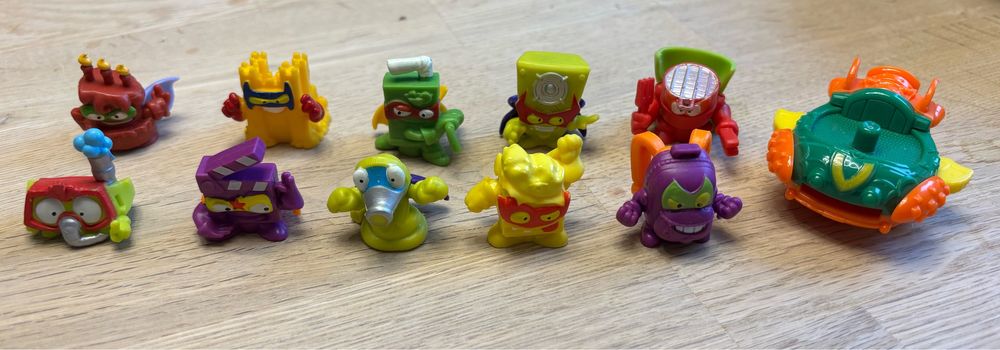 Zestaw 10 figurek superzings Super zings pojazd