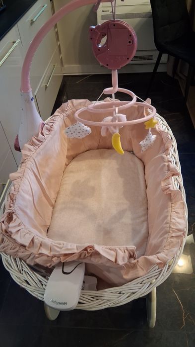 Kosz Mojżesza +dobry materac + karuzela +dodatki