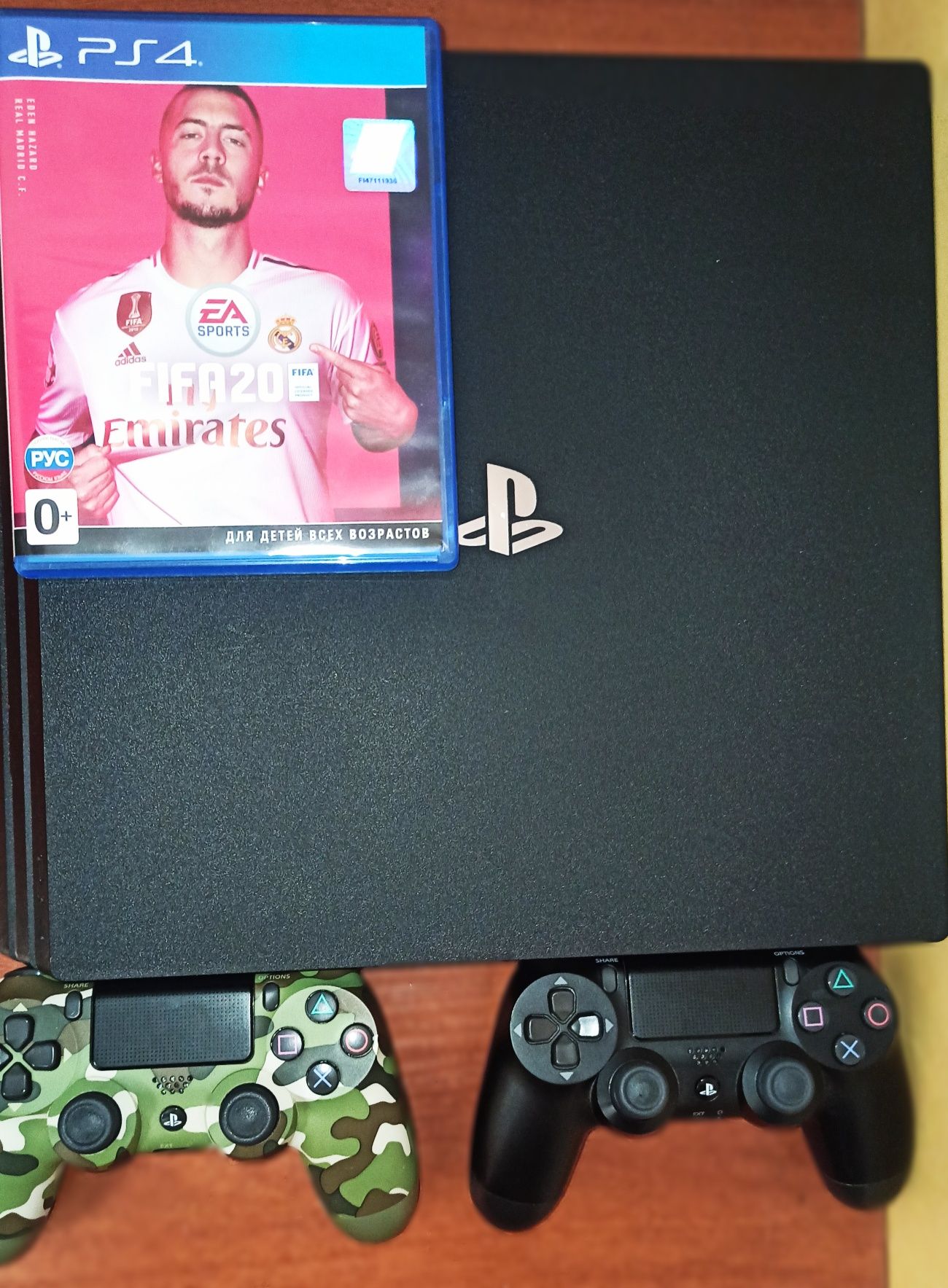 Ps 4 pro DUALSHOK4 (2)