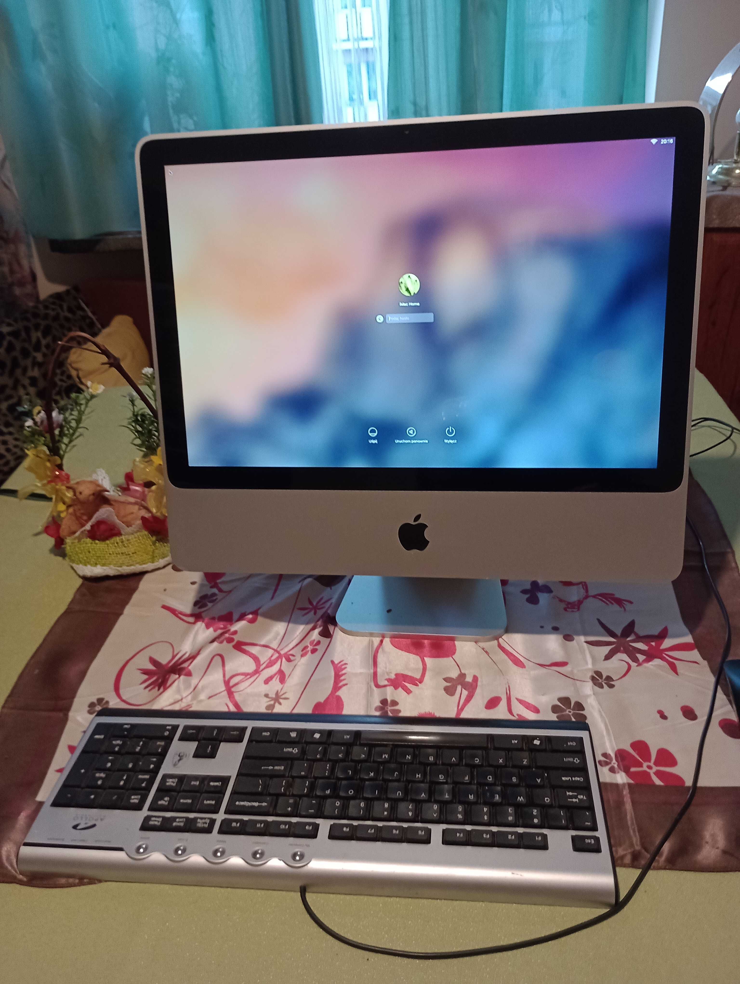 sprzedam 2 laptopy  z kamerkami i 1 komputer z Wordem