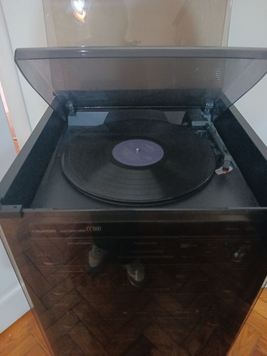 Aparelhagem Grundig, especificamente o modelo CC 660.