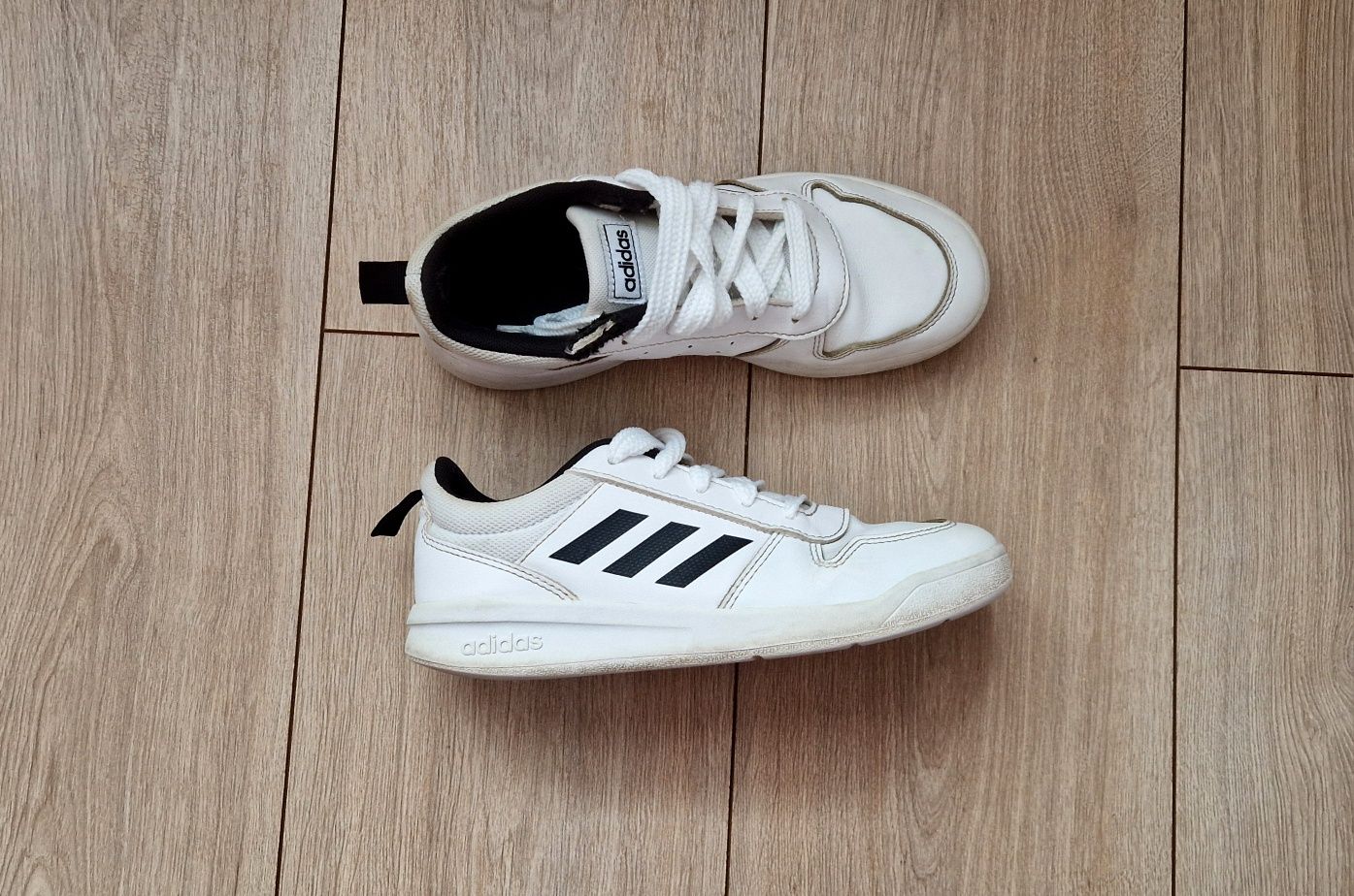 Buty sportowe adidas 36, białe adidasy chłopięce